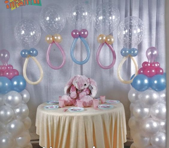 decoración babyshower torres de globos