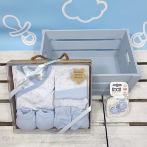 Canastilla bebé azul con cesta pintada a mano_