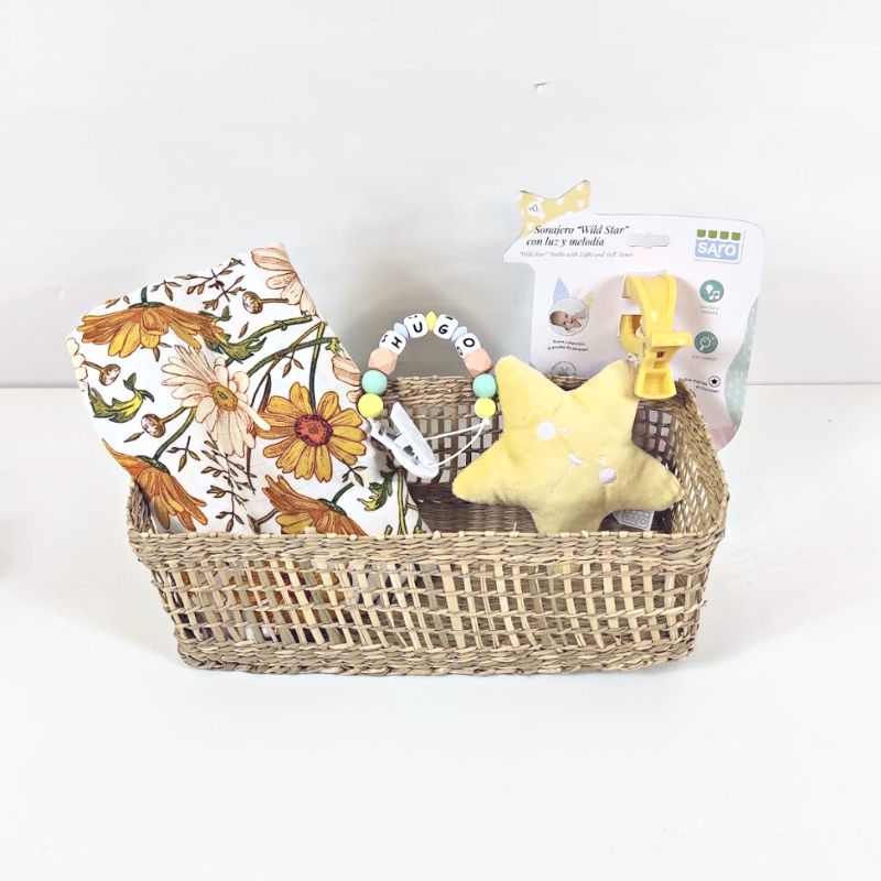  Regalos de baby shower, regalos de bebé recién nacido para niños,  cesta de regalos únicos para bebés, artículos esenciales – Manta de bebé  para recién nacidos, calcetines de baberos de madera