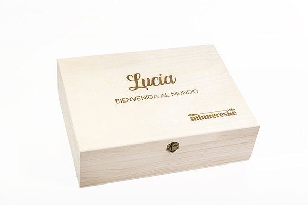 Caja nacimiento Bienvenida al Mundo logo Empresa